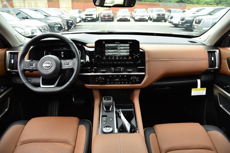 Nissan Pathfinder Vehicle Image 08