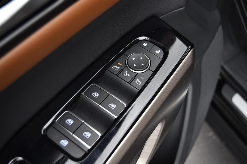 Nissan Pathfinder Vehicle Image 09