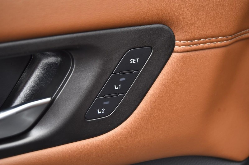 Nissan Pathfinder Vehicle Image 10