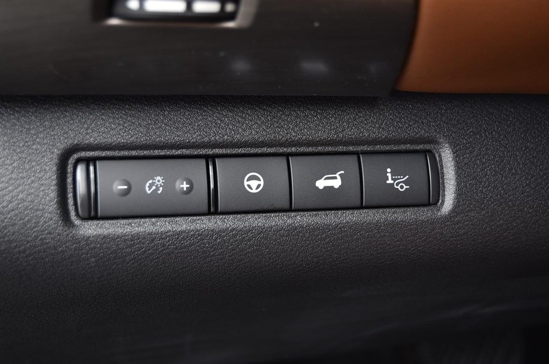 Nissan Pathfinder Vehicle Image 12