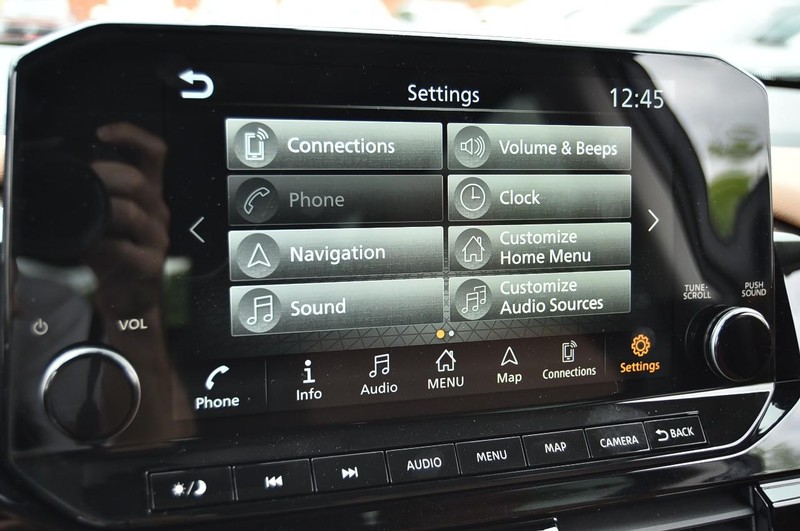 Nissan Pathfinder Vehicle Image 15