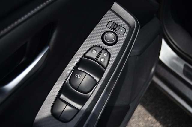 Nissan Sentra Vehicle Image 09