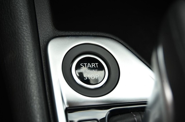 Nissan Sentra Vehicle Image 17