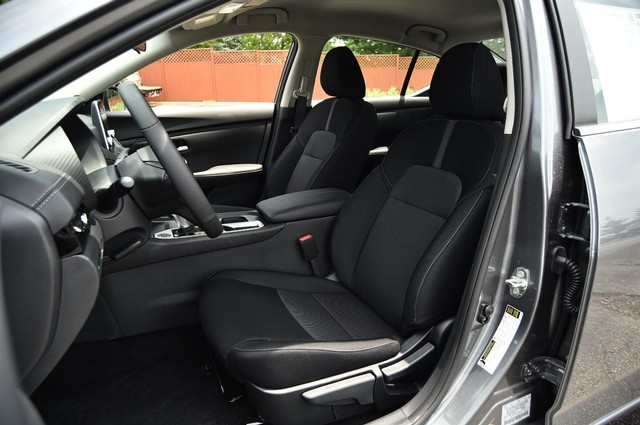 Nissan Sentra Vehicle Image 19