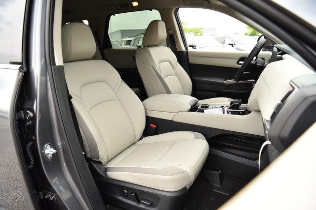 Nissan Pathfinder Vehicle Image 23