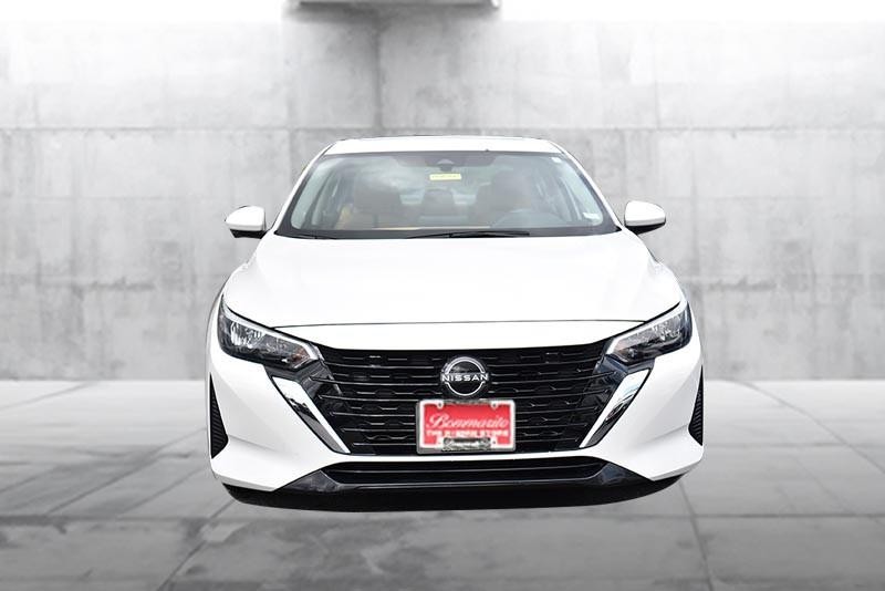 Nissan Sentra Vehicle Image 04