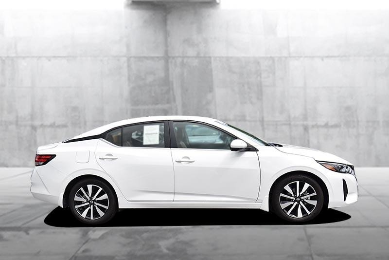 Nissan Sentra Vehicle Image 05