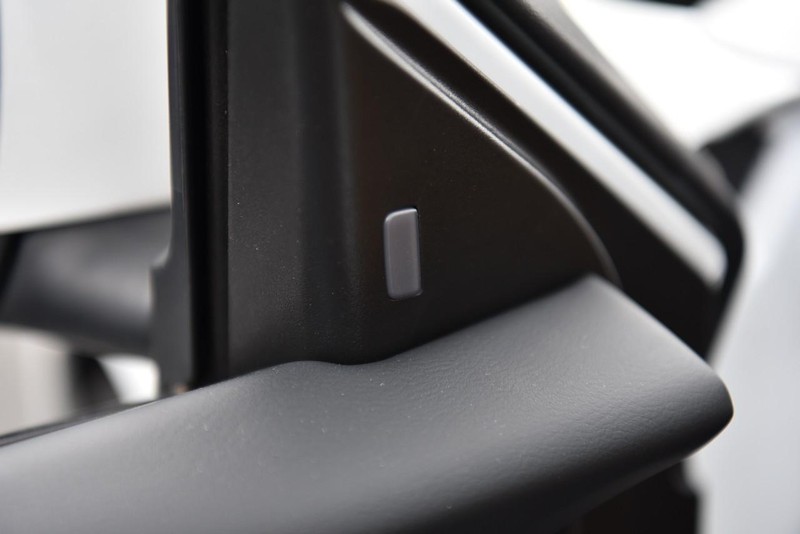Nissan Sentra Vehicle Image 11