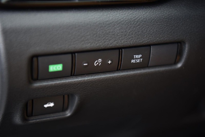 Nissan Sentra Vehicle Image 12