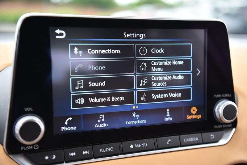 Nissan Sentra Vehicle Image 15