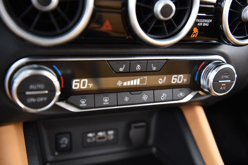Nissan Sentra Vehicle Image 17