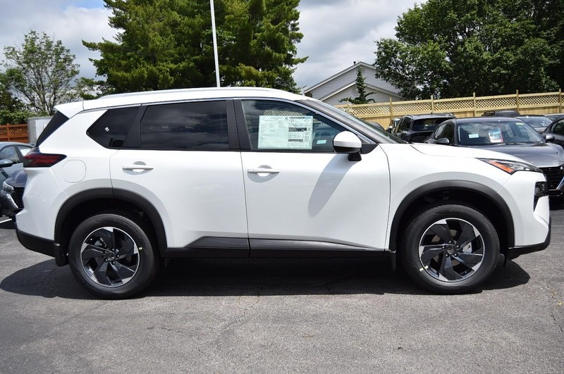 Nissan Rogue Vehicle Image 05