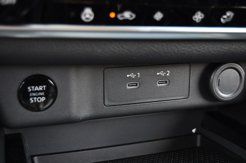 Nissan Rogue Vehicle Image 16