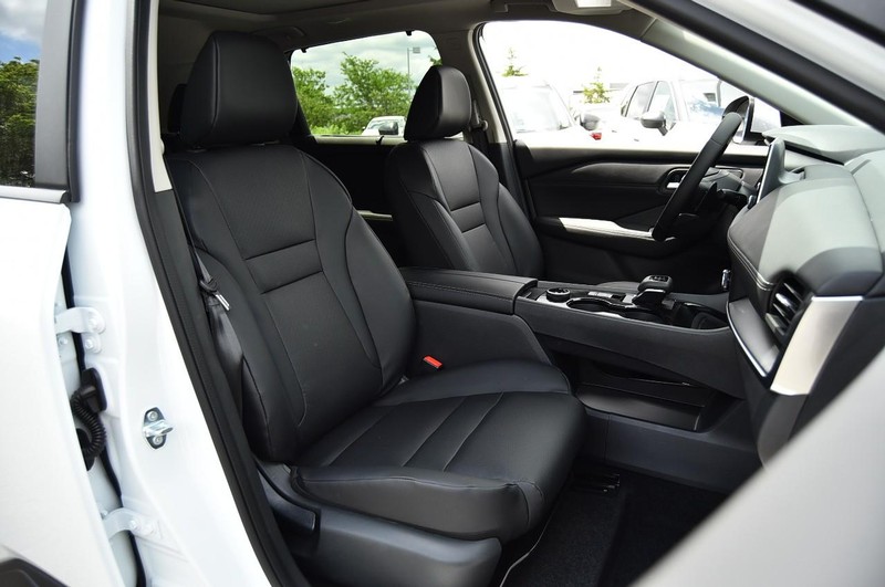 Nissan Rogue Vehicle Image 20
