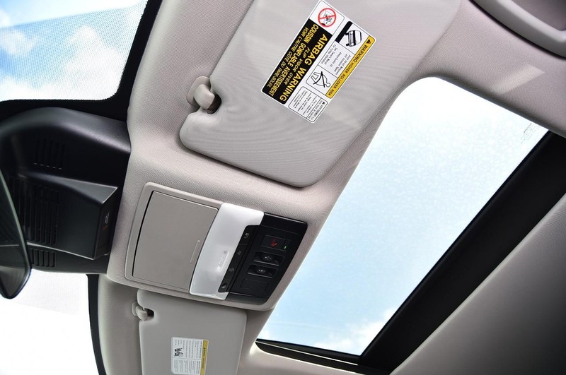 Nissan Rogue Vehicle Image 21