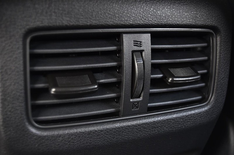 Nissan Rogue Vehicle Image 23