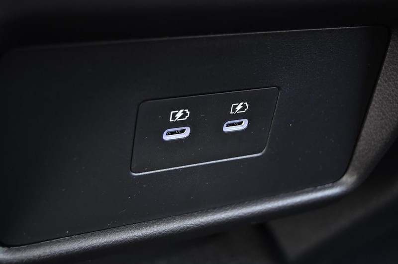 Nissan Rogue Vehicle Image 24