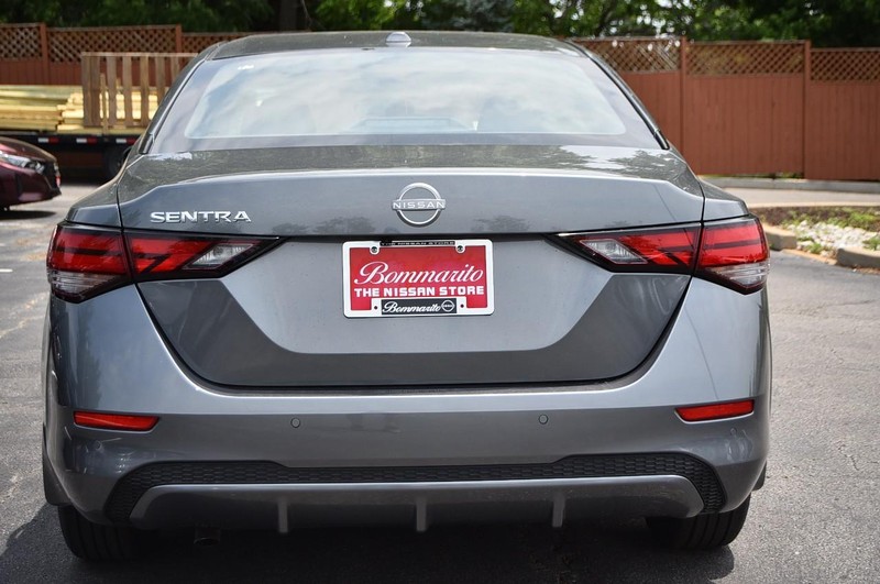Nissan Sentra Vehicle Image 06