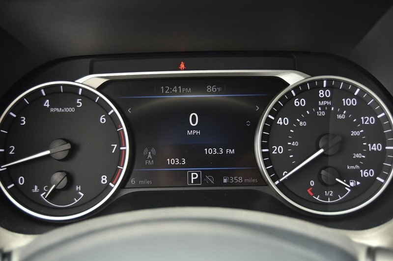 Nissan Sentra Vehicle Image 12