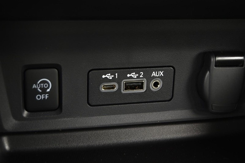 Nissan Sentra Vehicle Image 16