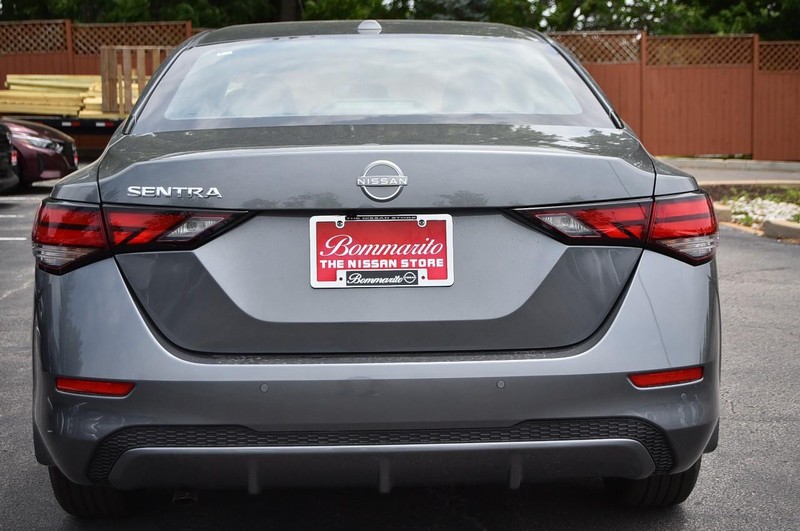 Nissan Sentra Vehicle Image 06