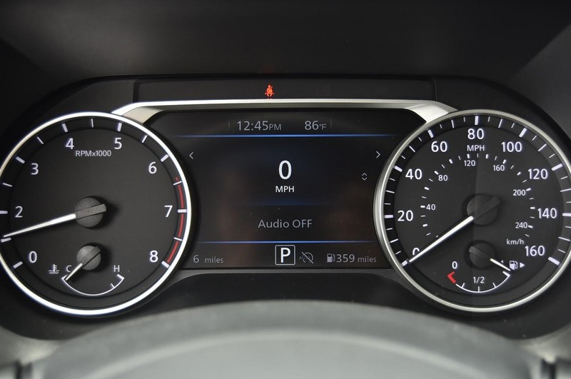 Nissan Sentra Vehicle Image 12