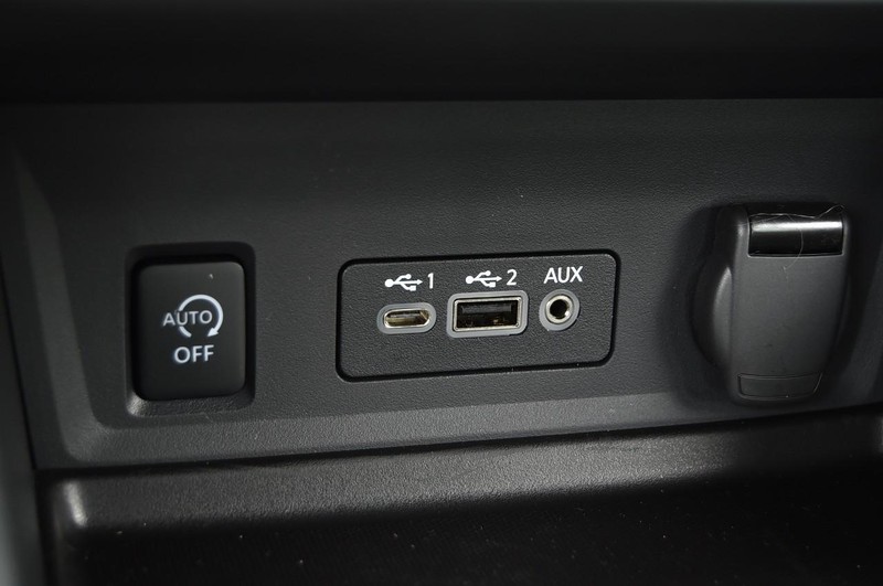 Nissan Sentra Vehicle Image 16