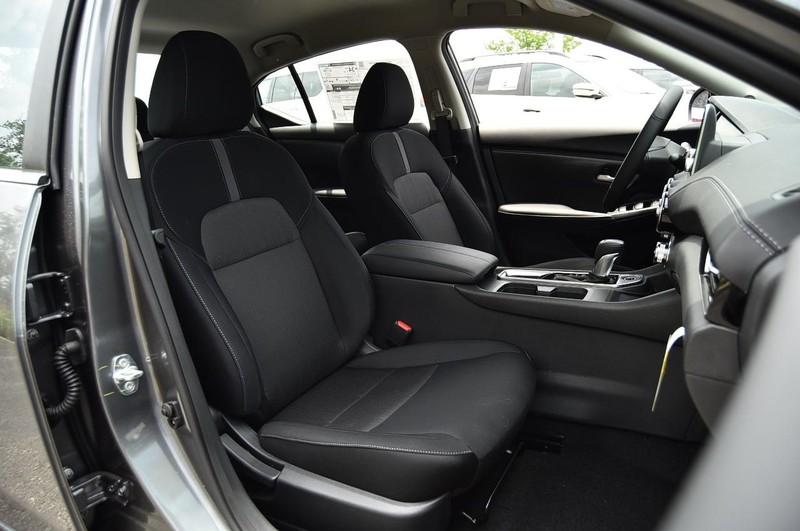 Nissan Sentra Vehicle Image 20