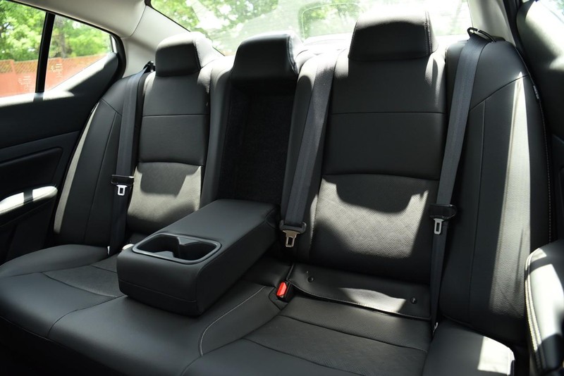 Nissan Altima Vehicle Image 23