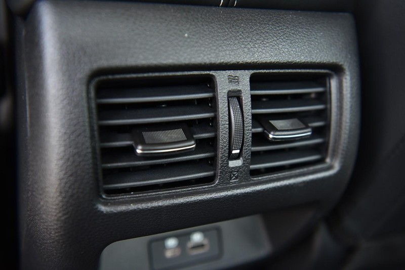 Nissan Altima Vehicle Image 24