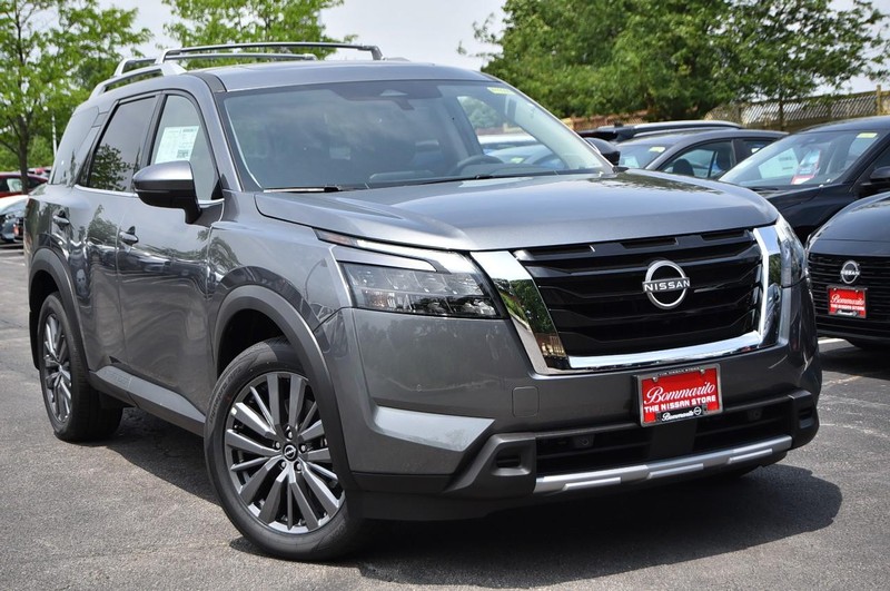 Nissan Pathfinder Vehicle Image 02