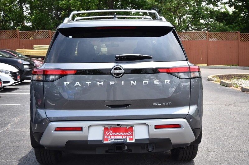 Nissan Pathfinder Vehicle Image 06