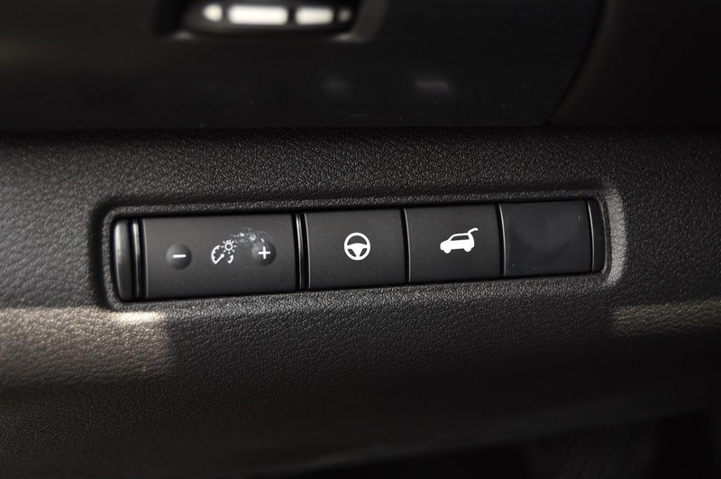 Nissan Pathfinder Vehicle Image 11