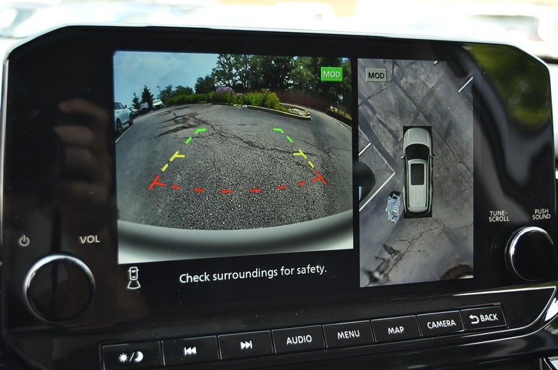 Nissan Pathfinder Vehicle Image 13