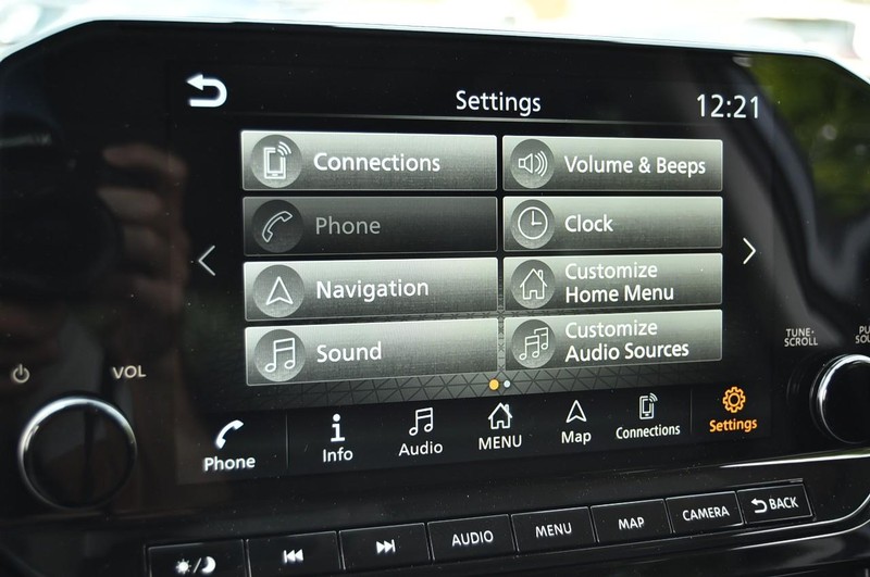 Nissan Pathfinder Vehicle Image 14