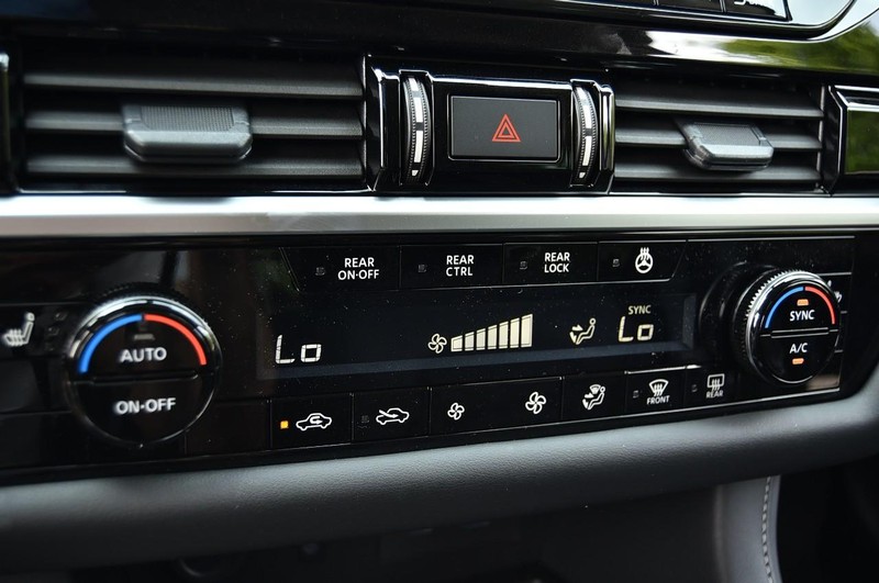 Nissan Pathfinder Vehicle Image 18