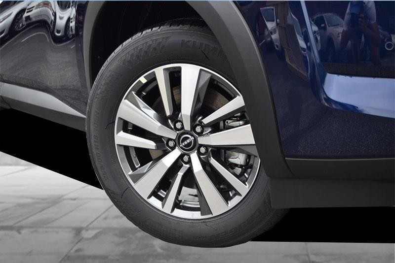 Nissan Pathfinder Vehicle Image 03