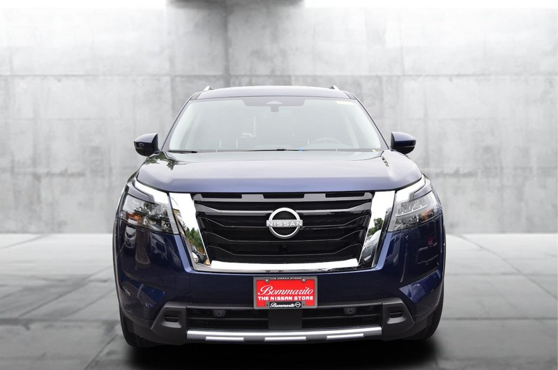 Nissan Pathfinder Vehicle Image 04