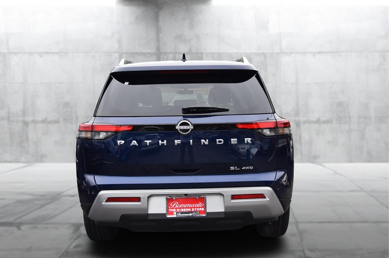Nissan Pathfinder Vehicle Image 06
