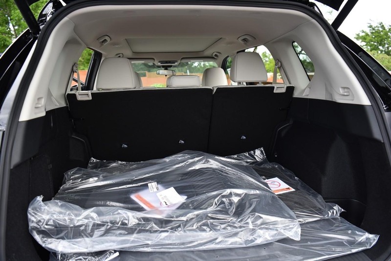 Nissan Rogue Vehicle Image 25
