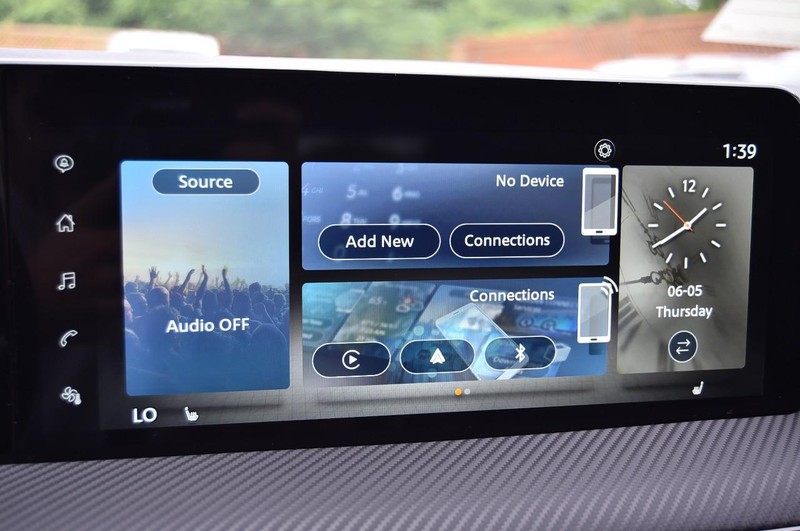 Nissan Kicks Vehicle Image 16