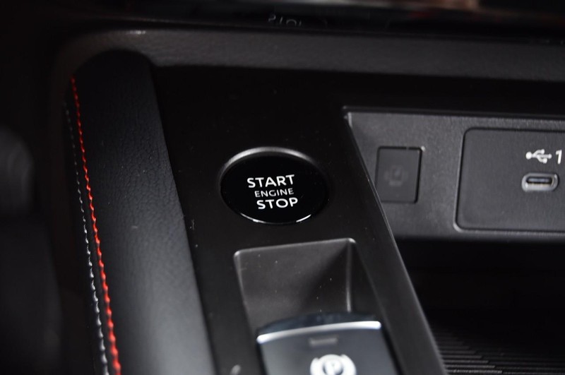 Nissan Kicks Vehicle Image 20