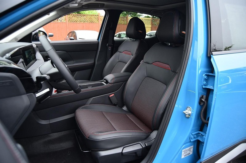 Nissan Kicks Vehicle Image 23