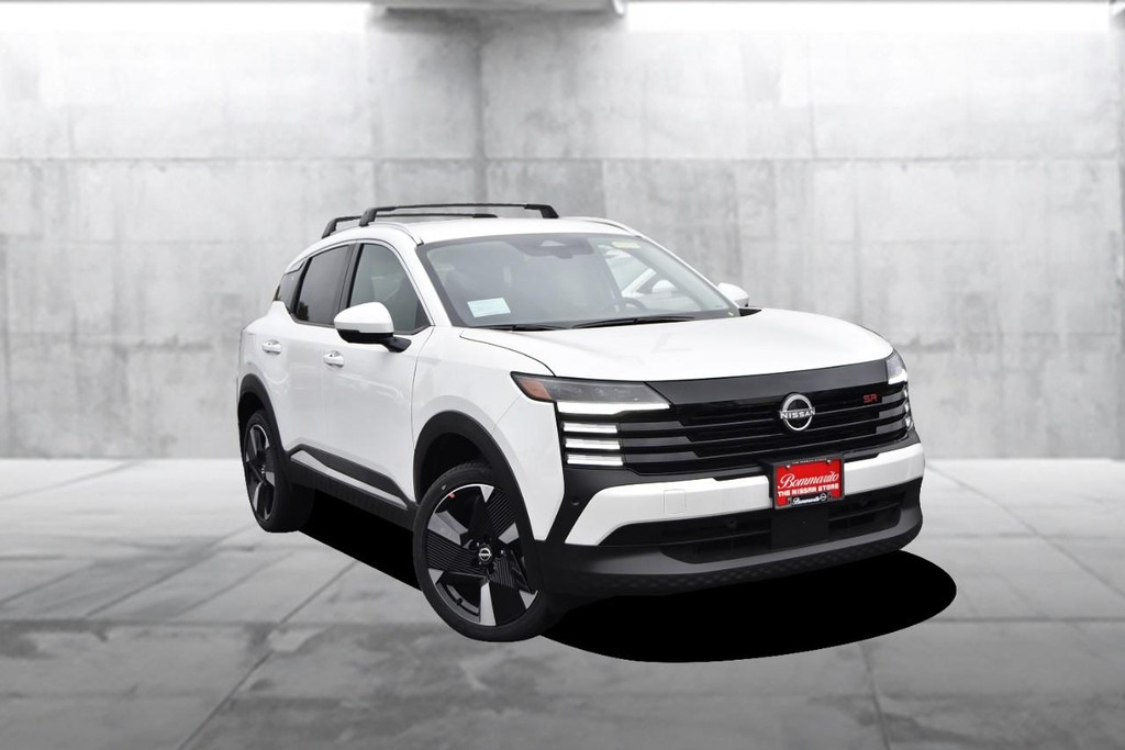 Nissan Kicks Vehicle Image 02