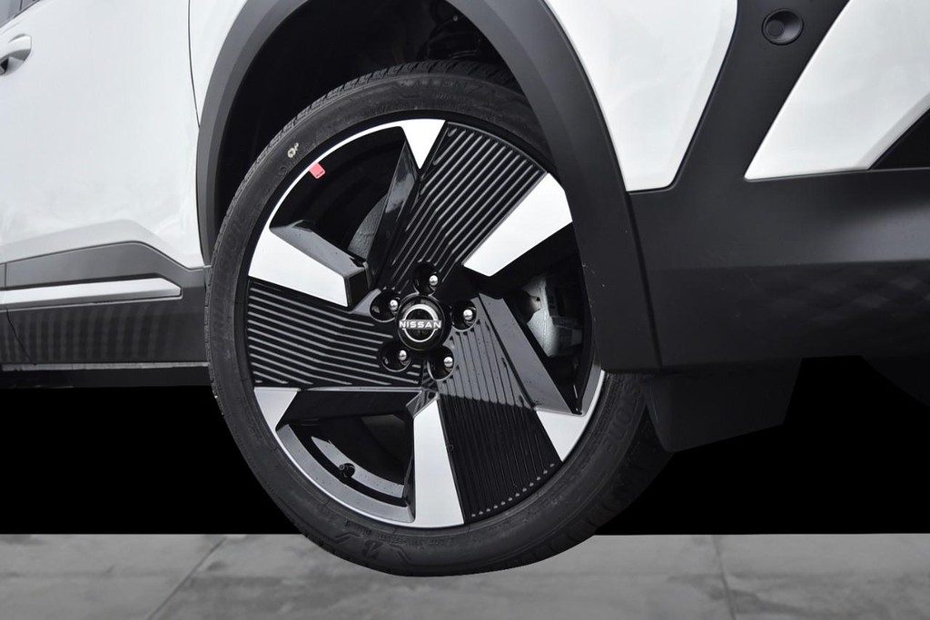 Nissan Kicks Vehicle Image 03