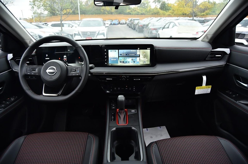 Nissan Kicks Vehicle Image 08