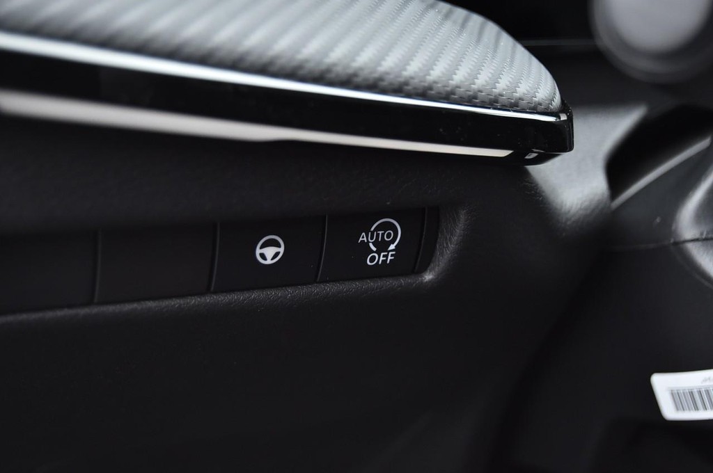 Nissan Kicks Vehicle Image 11