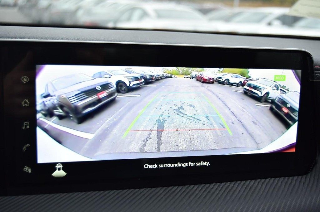 Nissan Kicks Vehicle Image 15