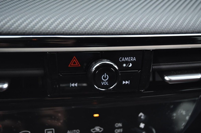 Nissan Kicks Vehicle Full-screen Gallery Image 17