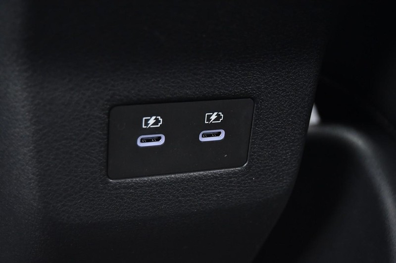 Nissan Kicks Vehicle Full-screen Gallery Image 26